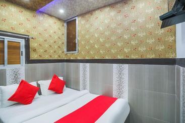 호텔 Oyo 63103  Z Inn