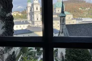 ツーリストアパートメント Brunnwirt Essen & Wohnen