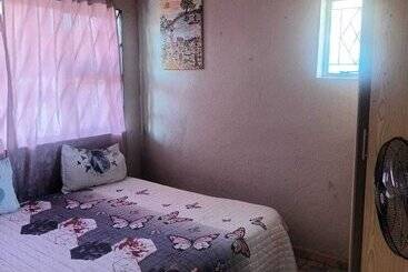 פנסיון Mauya Guesthouse