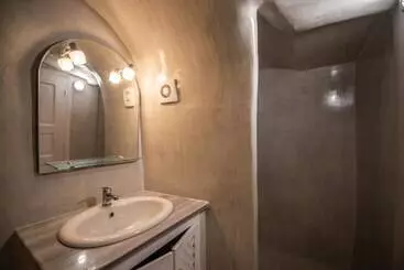 Turistihuoneistot Caves 1880