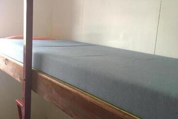 Refuge Des étangs De Bassiès Hostel