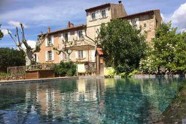 ベッドアンドブレックファースト La Grande Lauzade