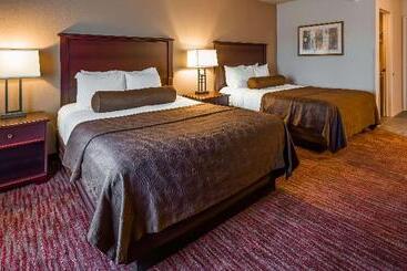 בית מלון כפרי Best Western Plus Concord Inn