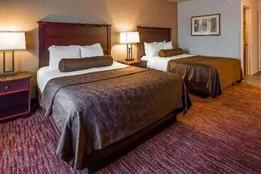 هتل Best Western Plus Concord Inn