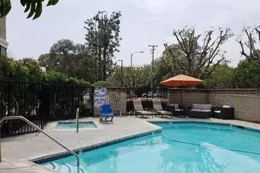 Отель Oak Tree Inn