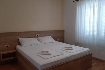 דירות לתיירים Apartments Edo