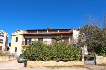 דירות לתיירים Apartment Slavica 914