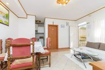 ツーリストアパートメント Apartment Ruzica