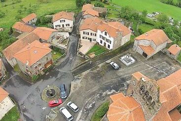 مبيت وإفطار La Cadille