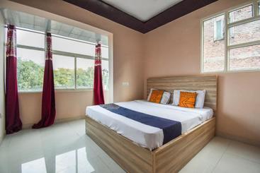 Hotell Spot On  Hi Tech