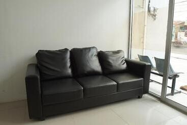 בית מלון כפרי Oyo 2183 Cibeureum Residence
