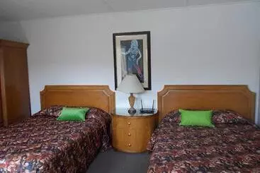 בית מלון כפרי Atomic Inn Beatty Near Death Valley