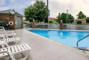 בית מלון כפרי Quality Inn