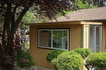 Ponderosa Gardens Motel