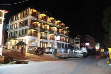 فندق Fab Ever Green