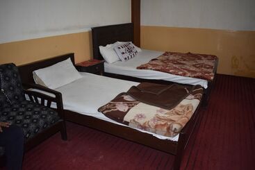 پانسیون Al Moeez