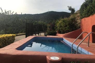 تختخواب و صبحانه Can Ballús Bed&breakfast