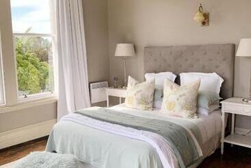 호텔 The Vicarage Boutique Bed And Breakfast Oamaru