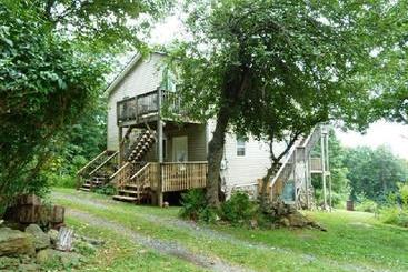 ツーリストアパートメント Mountain_roots_lodging