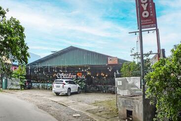 Hotel Oyo 990 Stadion Residence