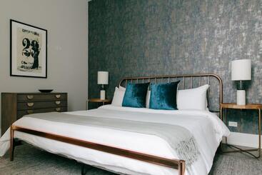 Апарт-отель Sonder Greektown