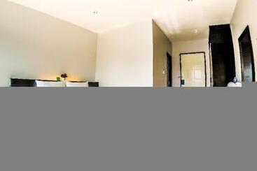 호텔 My Place Phuket Airport Mansion