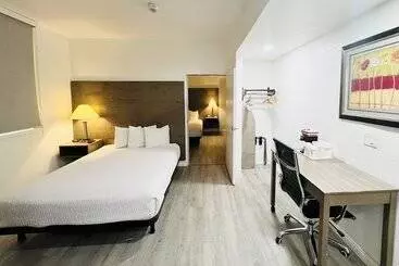 בית מלון כפרי Ramada By Wyndham San Diego Airport