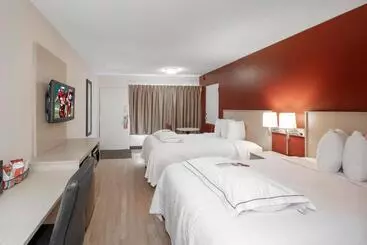 هتل Red Roof Inn Plus+ & Suites Naples Downtown 5th Ave S