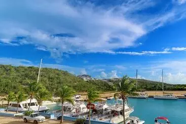 ツーリストアパートメント Harbour Club Villas & Marina