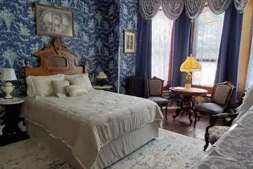 Gifford Risley House Bed And Breakfast