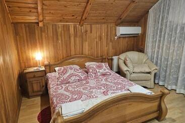 בית מלון כפרי Upeslīči Atpūtai