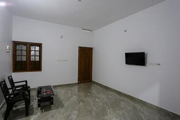 هتل Oyo 65082 Al Ameen Residency