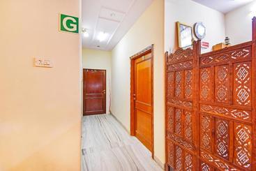 هتل Fabexpress Raj Megh