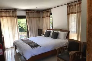 ツーリストアパートメント Phuchaofa Pool Villa