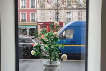 ホテル Hôtel Le National Clichy Paris