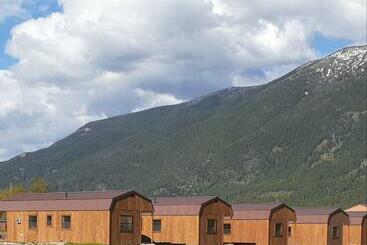 Motel Glacier Acres Guest Ranch