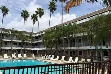 Hotel Lantern Inn & Suites  Sarasota