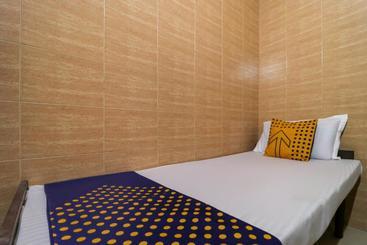 Hotel Spot On 63031 Lucky Guest House