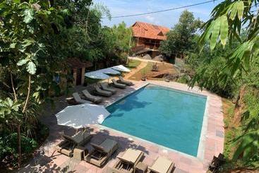 אתר נופש Amara Ayurveda Retreat  Overlooking Evergreen Western Ghats An Ecologically Sustainable Living Space