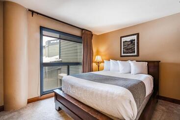 בית מלון כפרי Silver King By All Seasons Resort Lodging