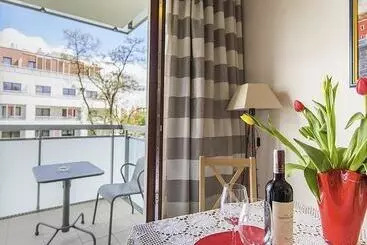 آپارتمان‌های توریست‌ها P&o Apartments Metro Mlociny