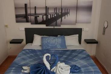 ユースホステル Guesthouse Namaste Central Rooms Valencia  Adults Only