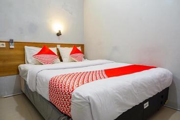 Hotell Oyo 2977 Tawakal Sleep