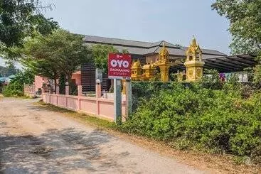ホテル Oyo Dao Krajang