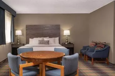 호텔 Baymont Inn Baldwin