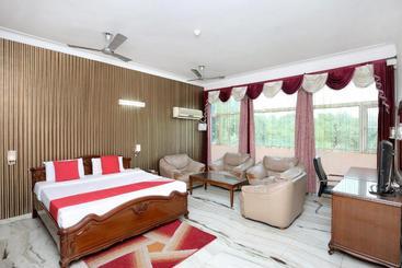 酒店 Capital O 821 Sarao