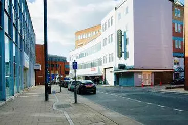 Apartaments turístics Spacious Urban City Apartment