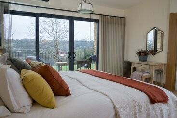 Casa Rural Woodchester Valley Vineyard Barns