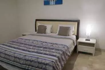 Aparthotel Beachfront Suite Alit