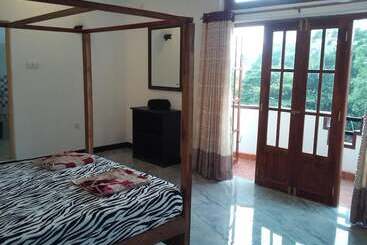 Pansiyon Lizzie Villa Guest House